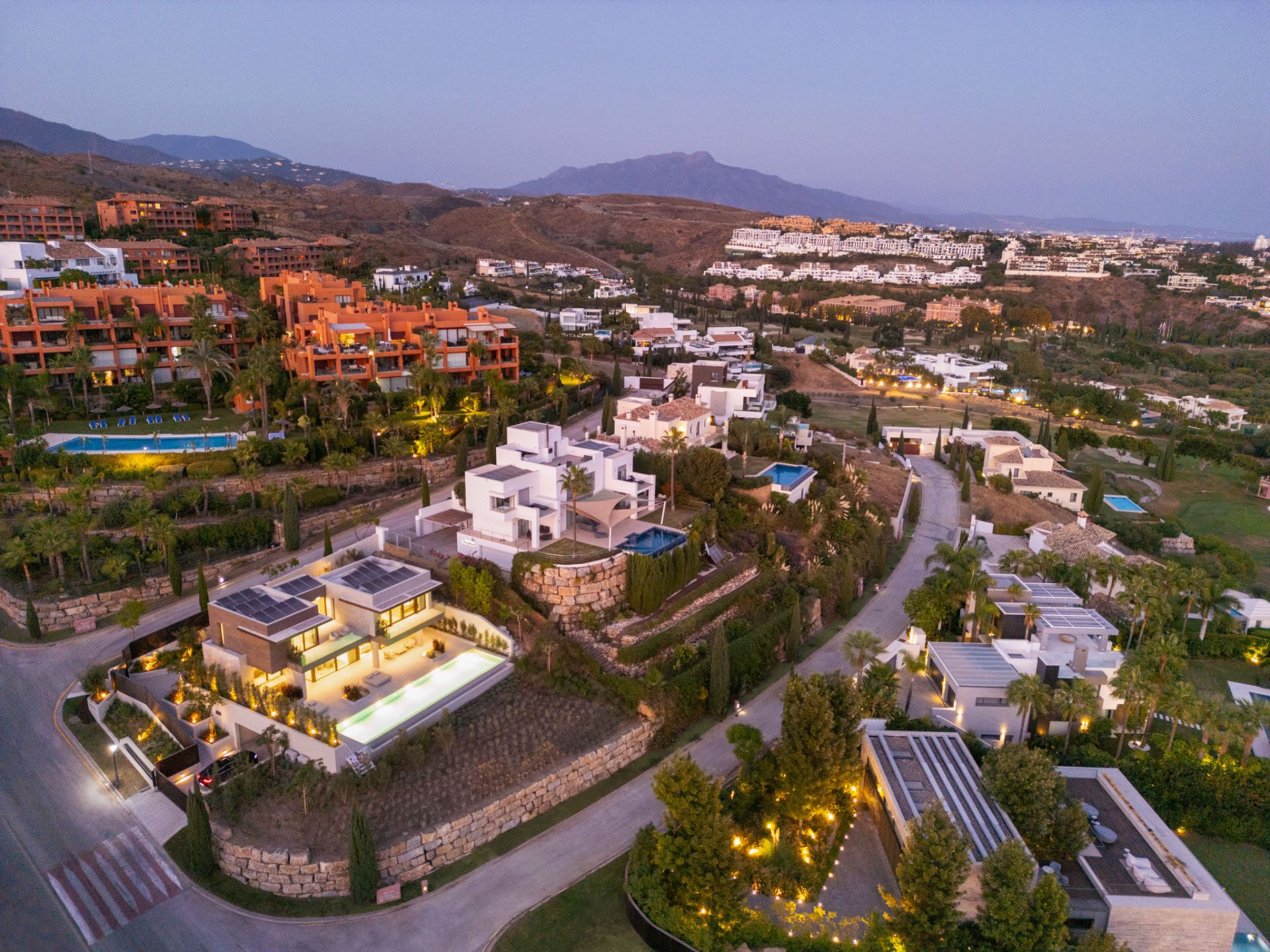 Villa Amara - Modern Property in Los Flamingos