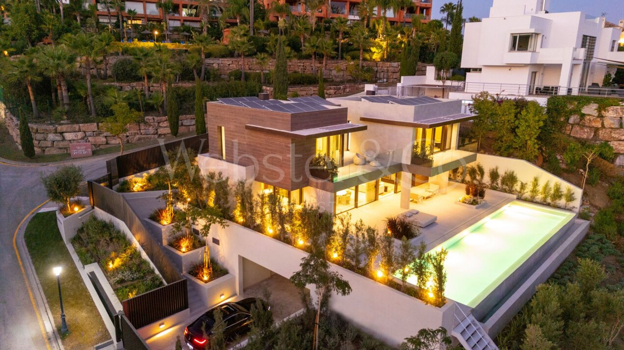 Villa Amara - Modern Property in Los Flamingos