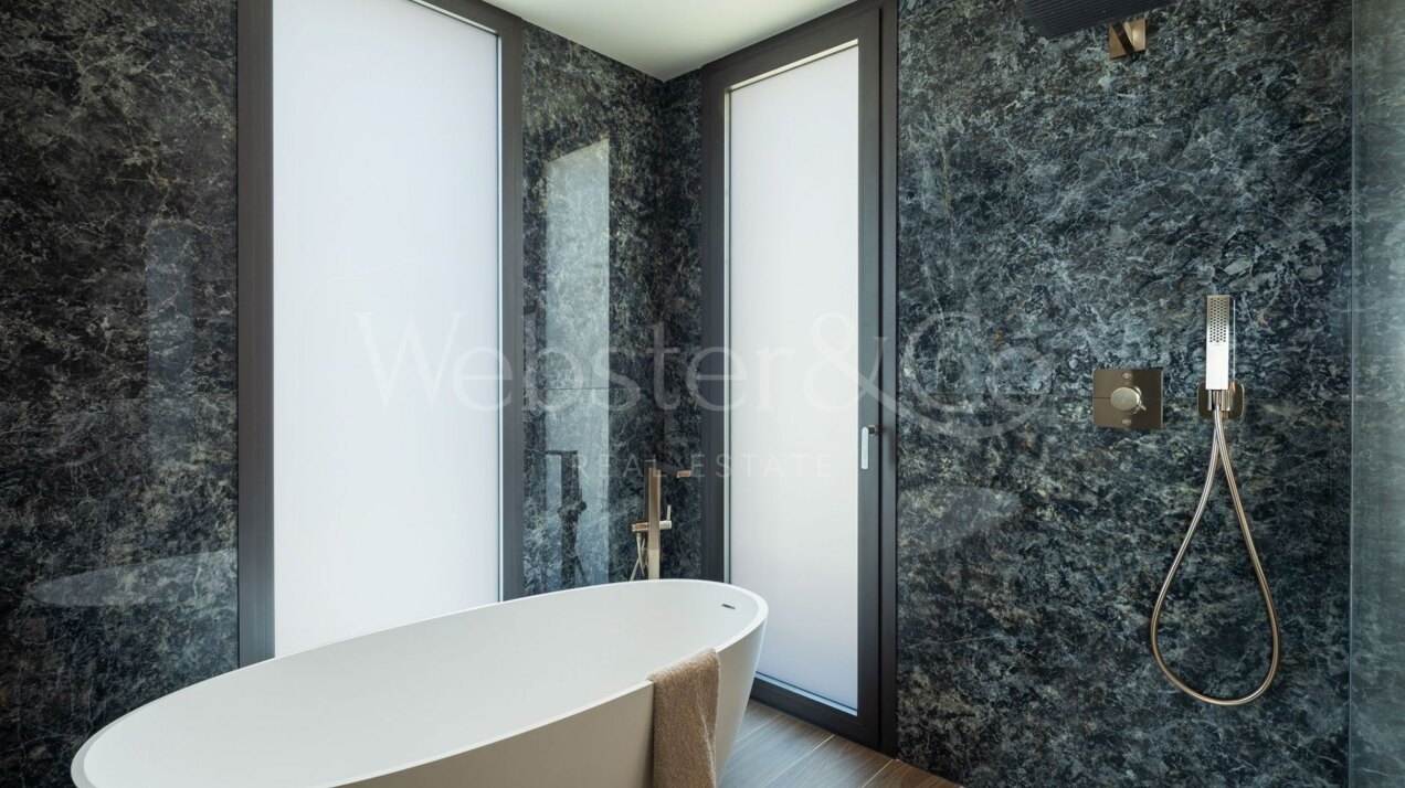 Villa Amara - Modern Property in Los Flamingos