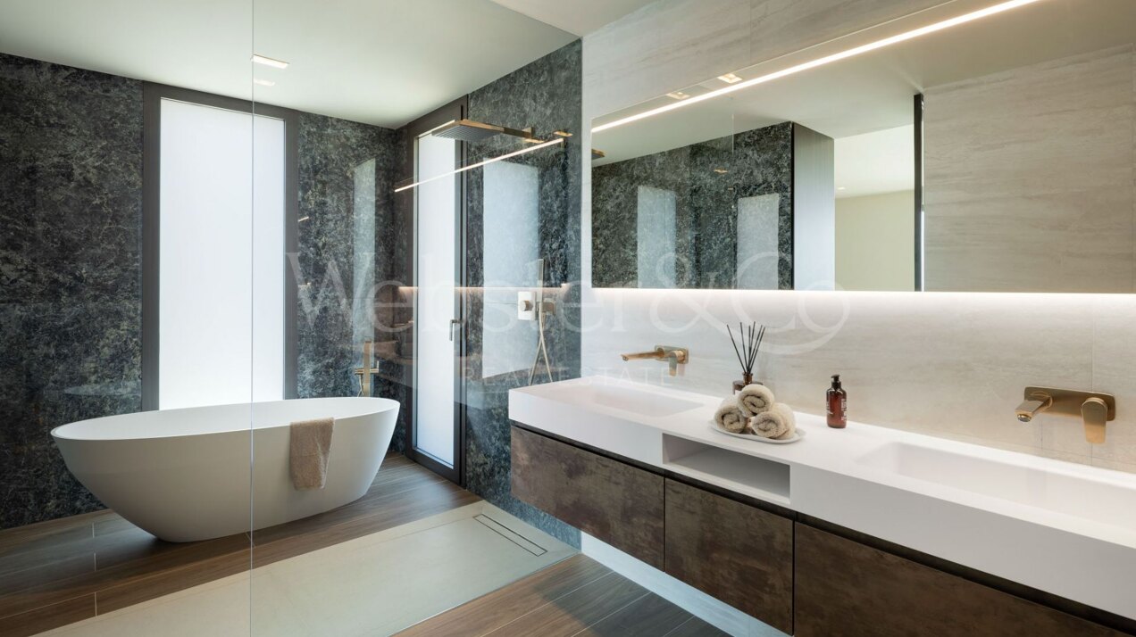 Villa Amara - Modern Property in Los Flamingos