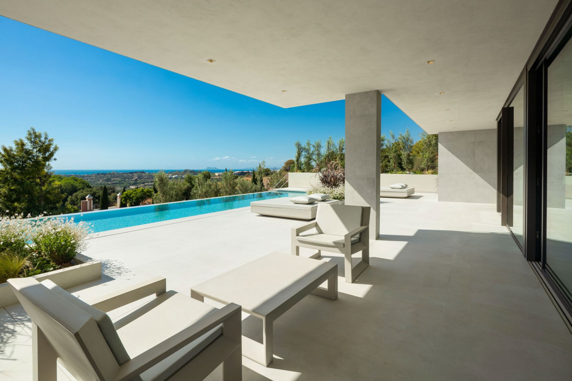 Villa Amara - Modern Property in Los Flamingos