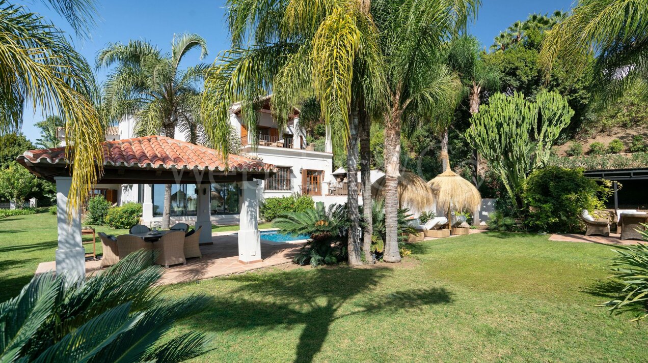 Villa Las Palmeras - Classical Home in El Madroñal