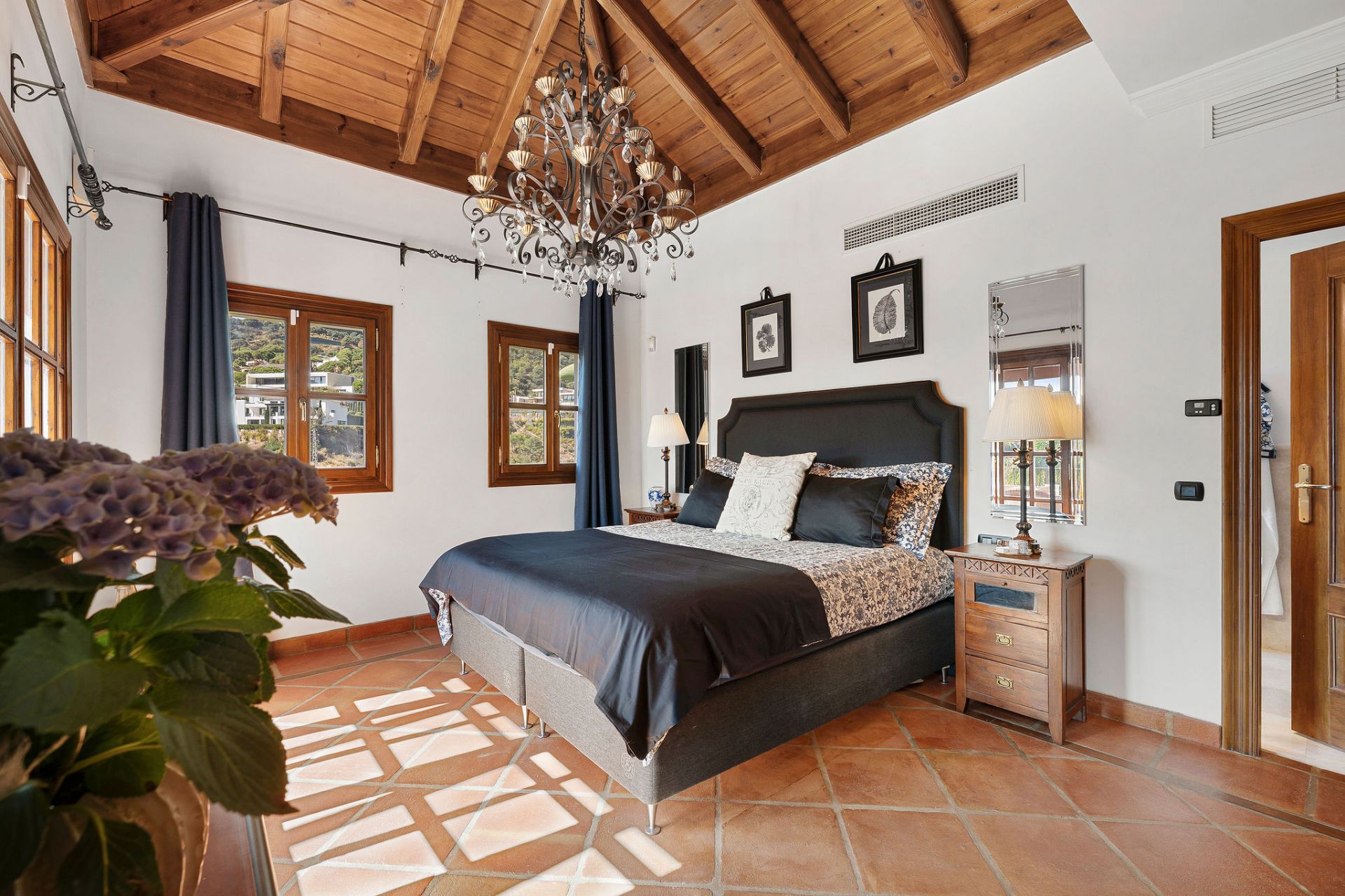 Villa Las Palmeras - Classical Home in El Madroñal