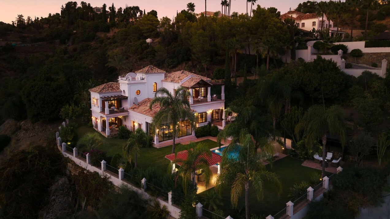 Villa Las Palmeras - Classical Home in El Madroñal