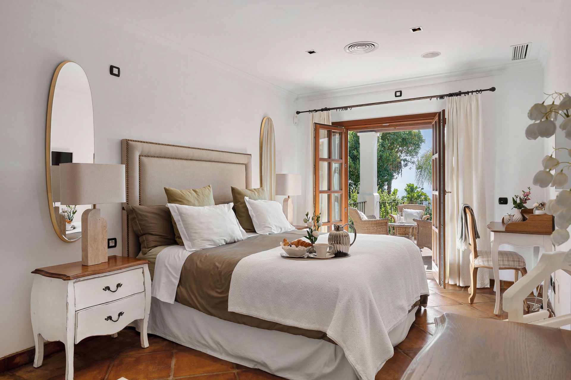 Villa Las Palmeras - Classical Home in El Madroñal