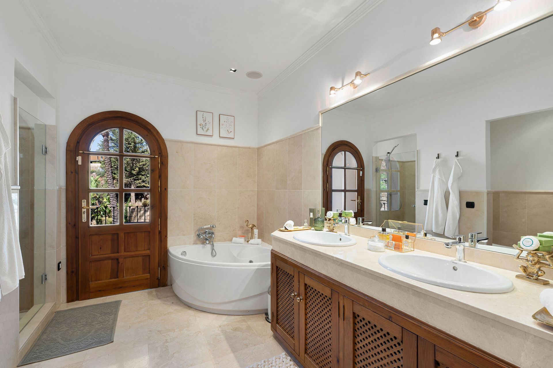 Villa Las Palmeras - Classical Home in El Madroñal