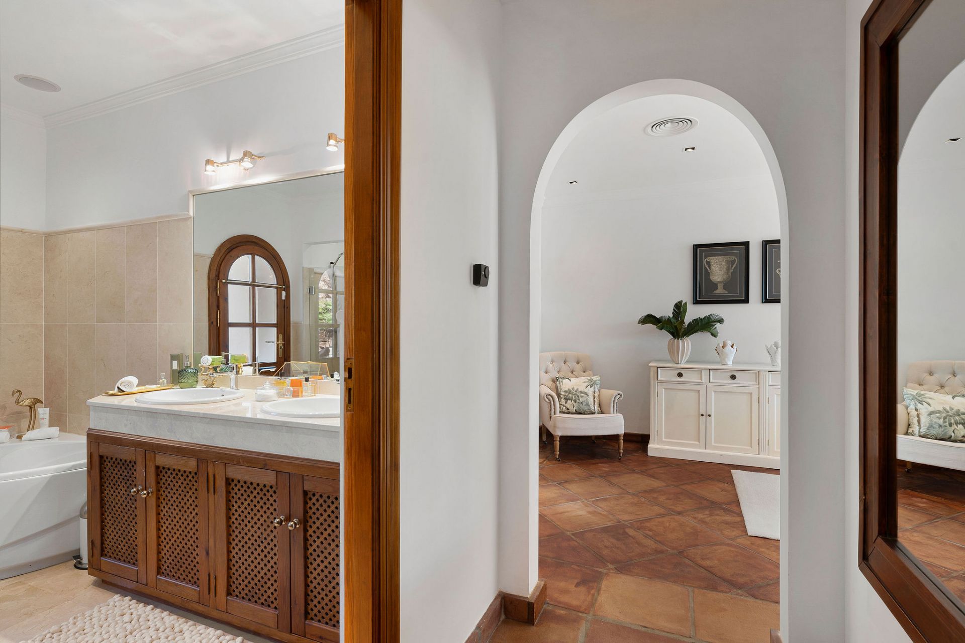 Villa Las Palmeras - Classical Home in El Madroñal