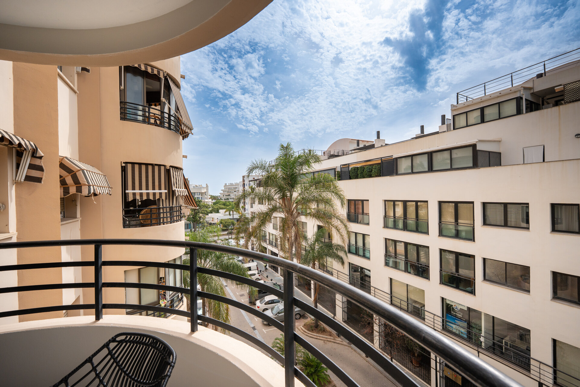 Refurbished 3 bed apartment in Marbella is a gem!