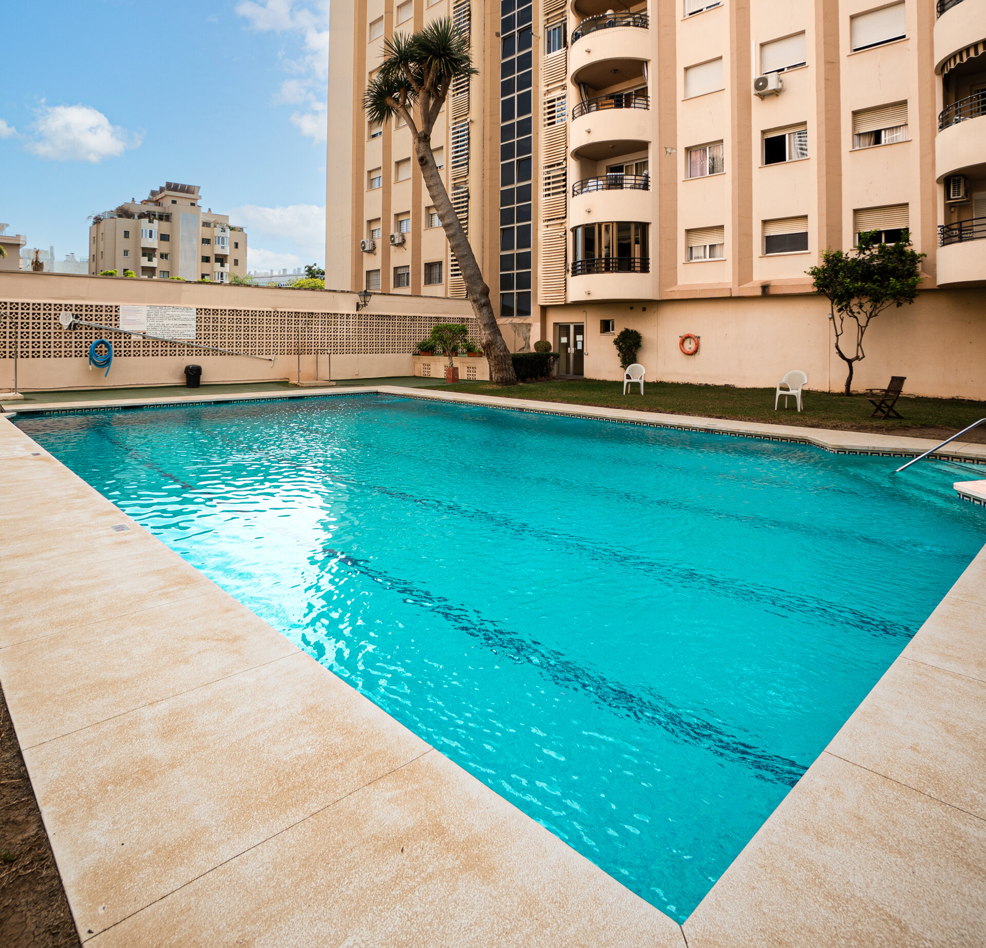 Refurbished 3 bed apartment in Marbella is a gem!