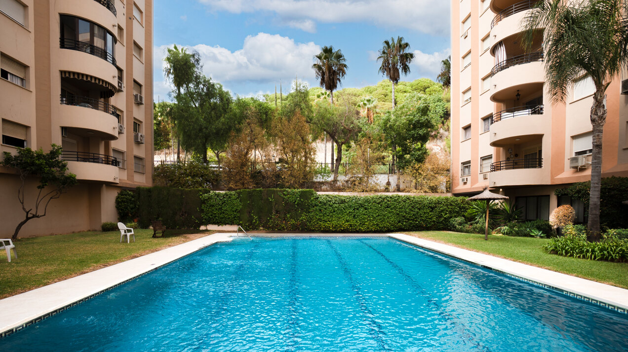 Refurbished 3 bed apartment in Marbella is a gem!