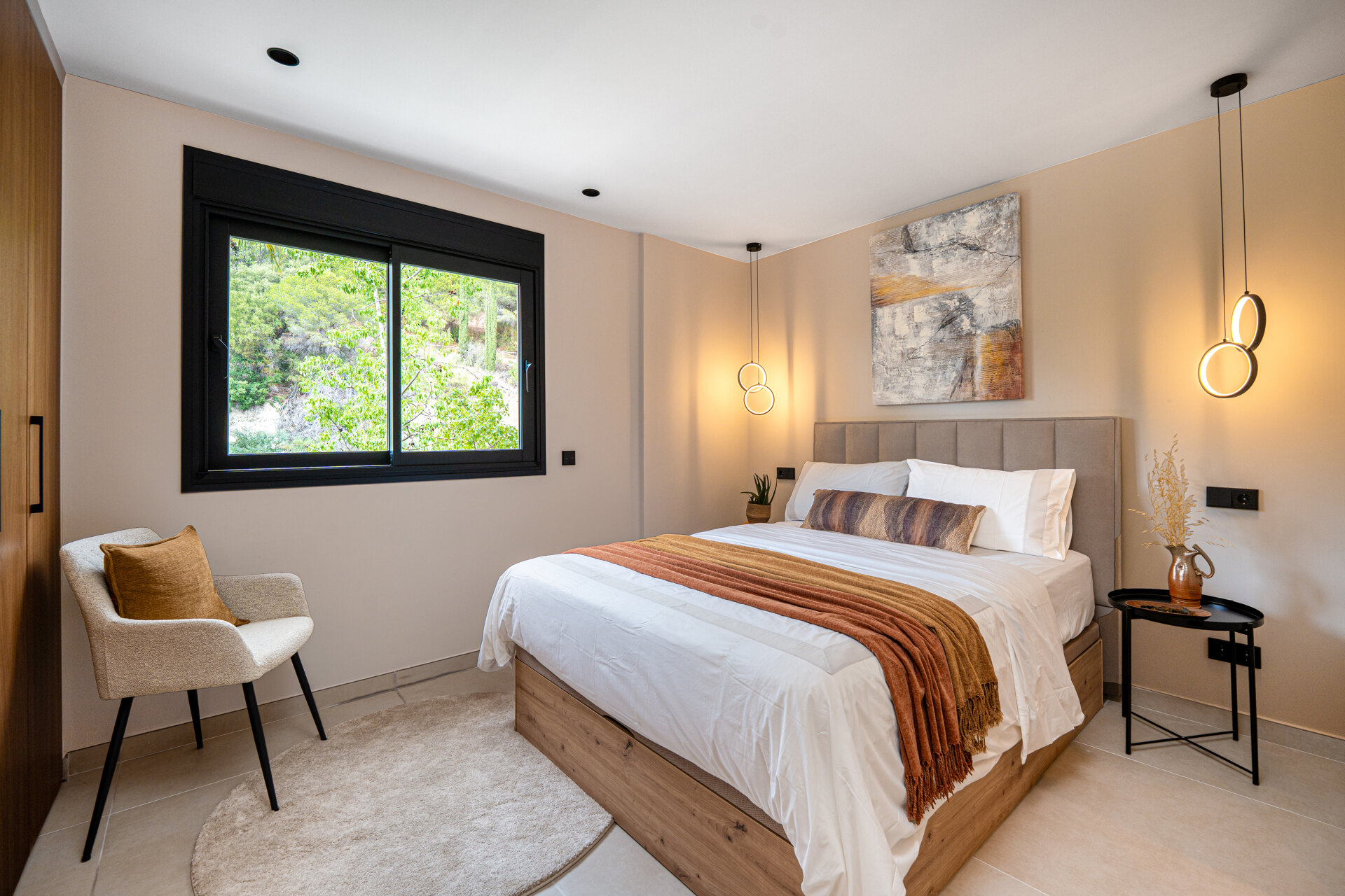 Refurbished 3 bed apartment in Marbella is a gem!