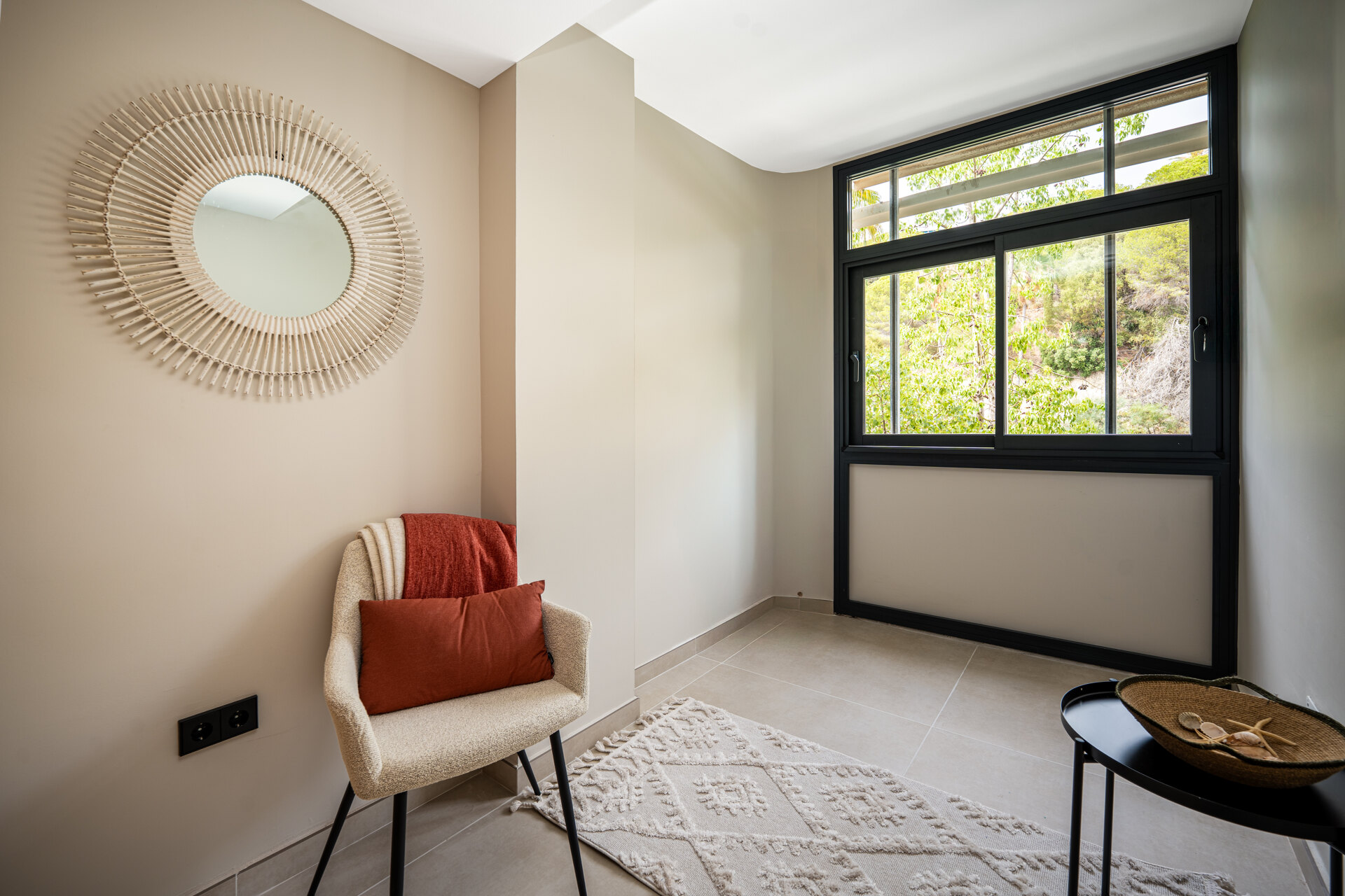 Refurbished 3 bed apartment in Marbella is a gem!