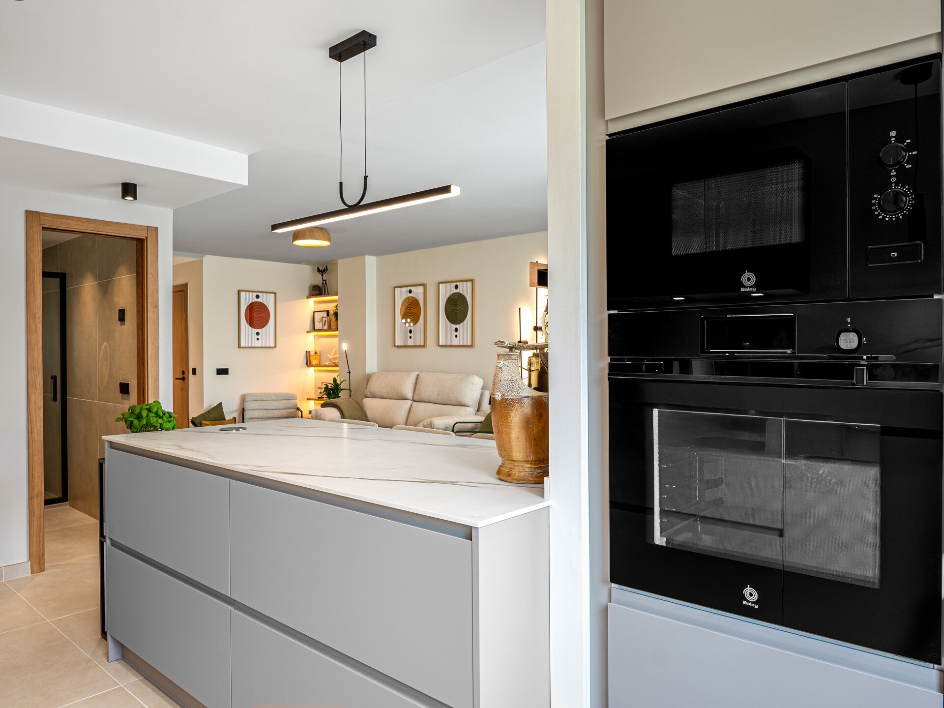 Refurbished 3 bed apartment in Marbella is a gem!