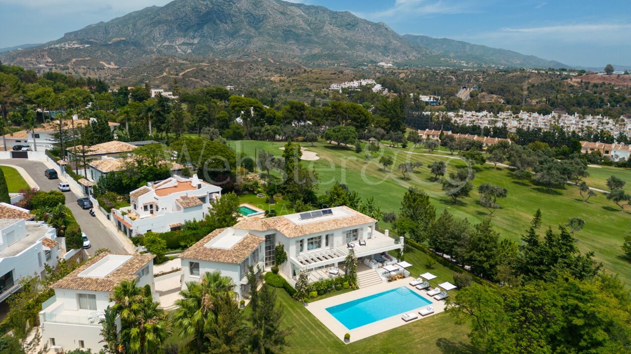 Aloha 40 - Private, Luxury Villa in Nueva Andalucía