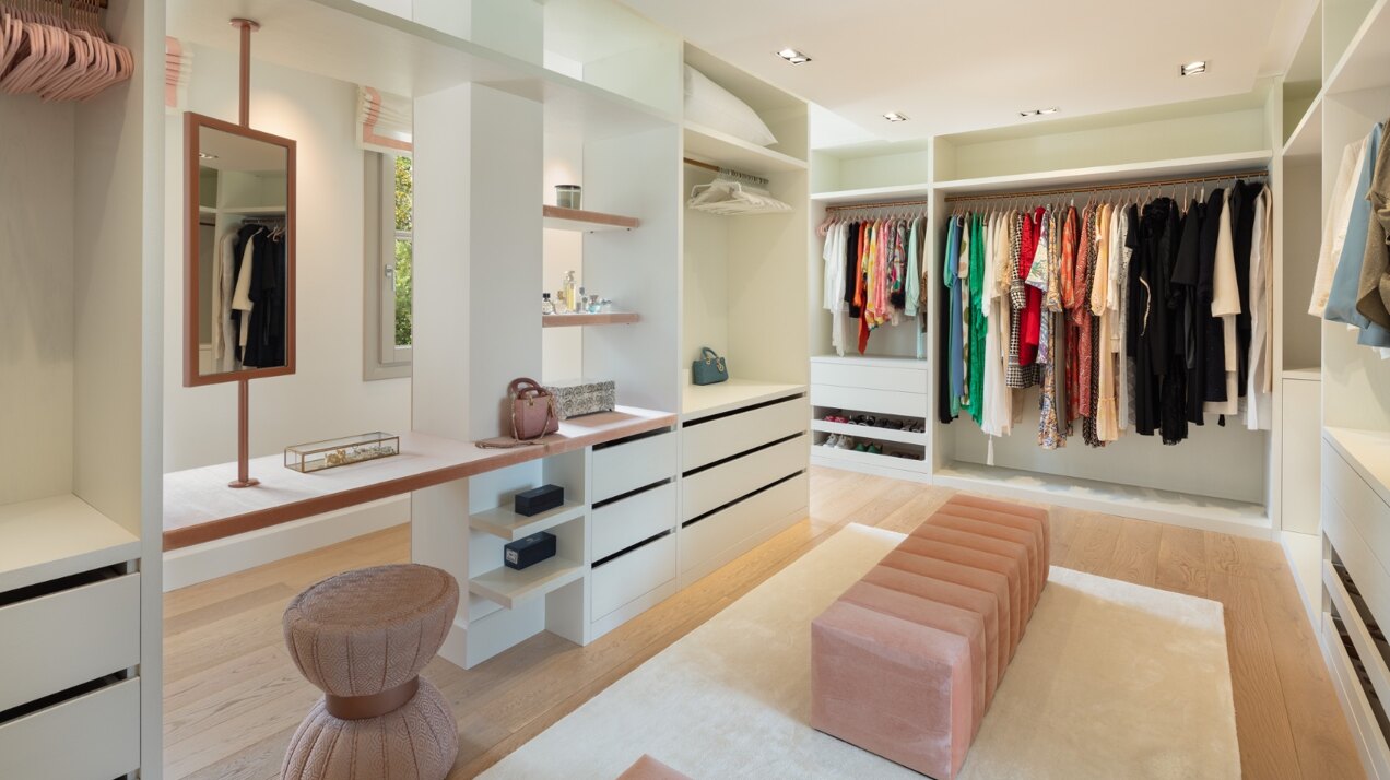 Remarkable estate offers elegance, privacy & luxury