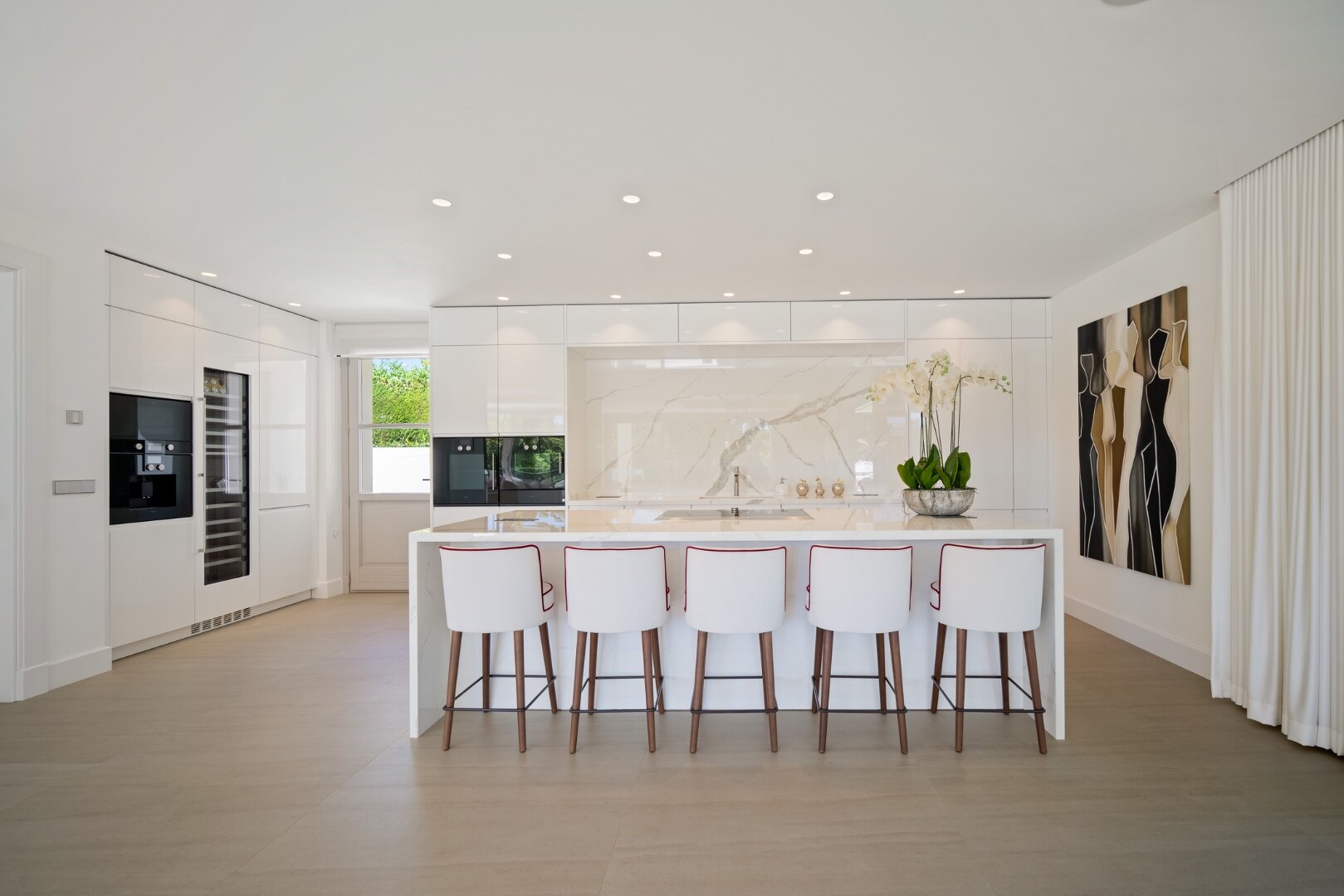 Remarkable estate offers elegance, privacy & luxury