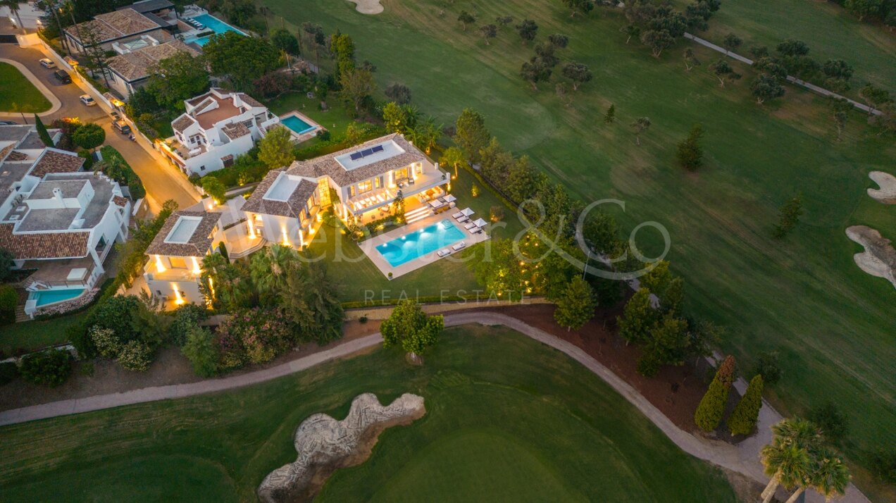 Aloha 40 - Private, Luxury Villa in Nueva Andalucía