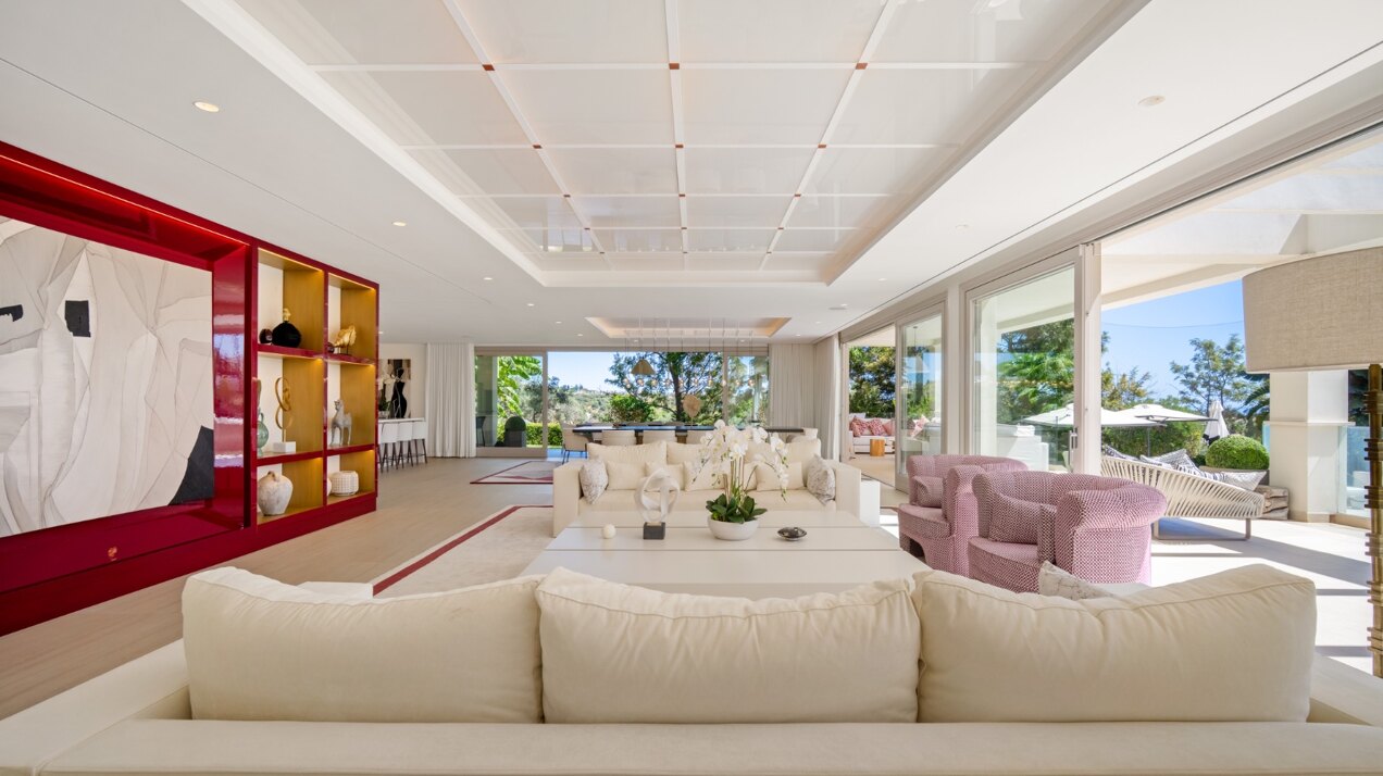 Remarkable estate offers elegance, privacy & luxury