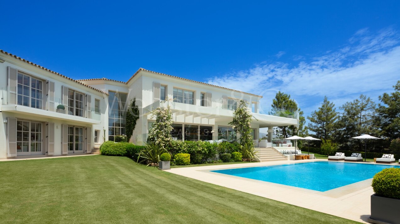 Aloha 40 - Private, Luxury Villa in Nueva Andalucía