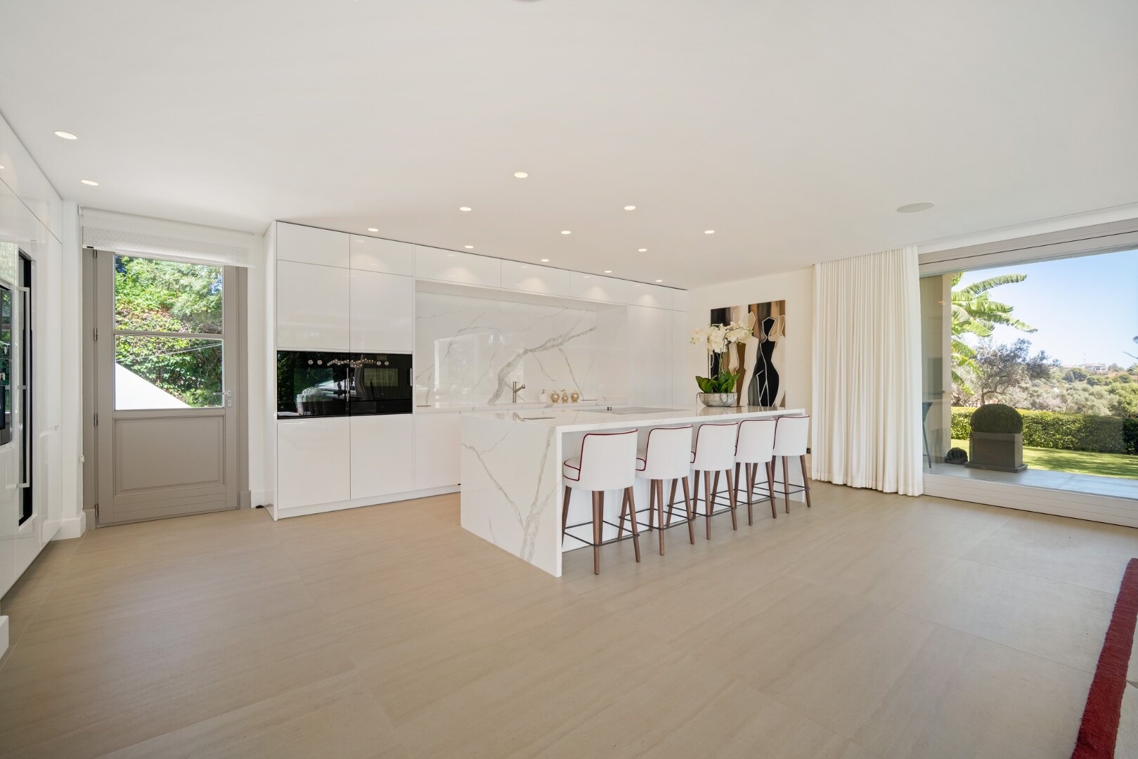Remarkable estate offers elegance, privacy & luxury