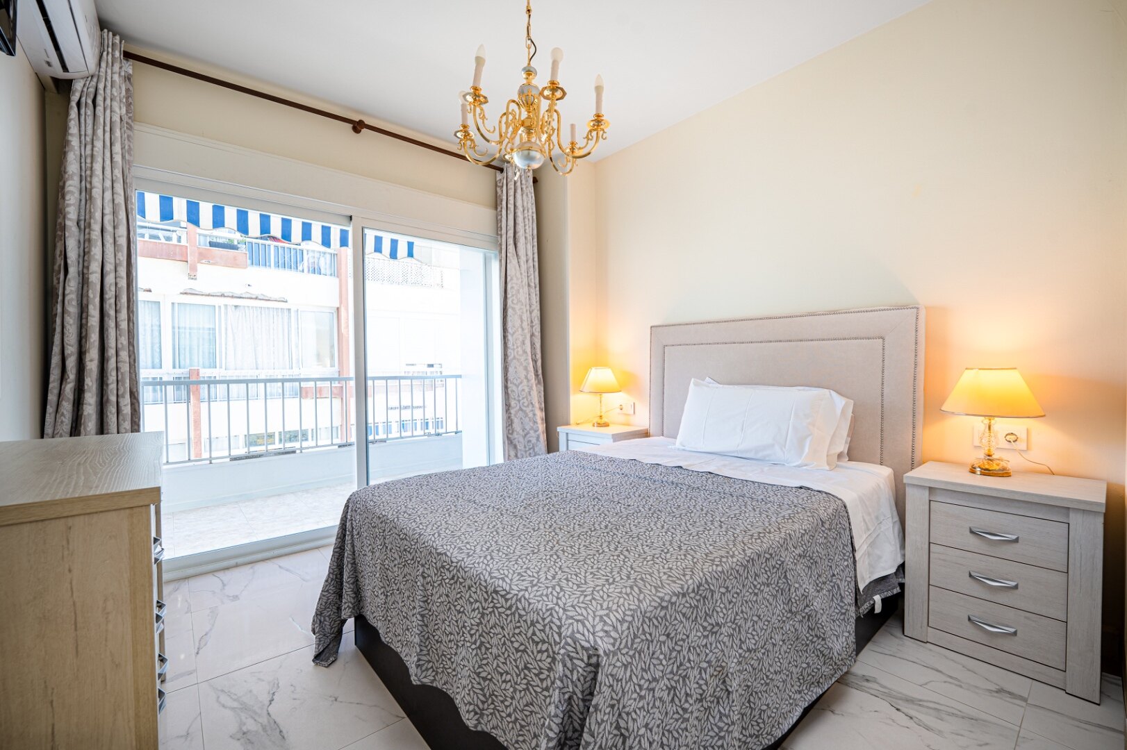 Beautifully refurbished beachside apartment