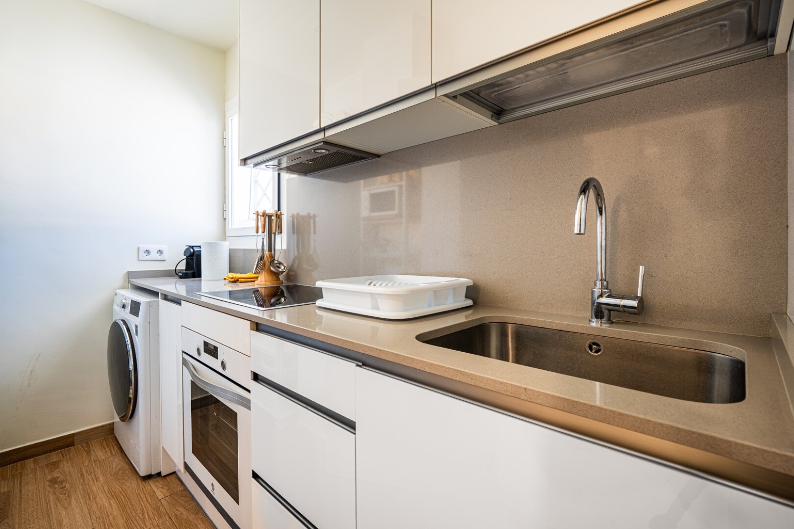 Beautifully refurbished beachside apartment