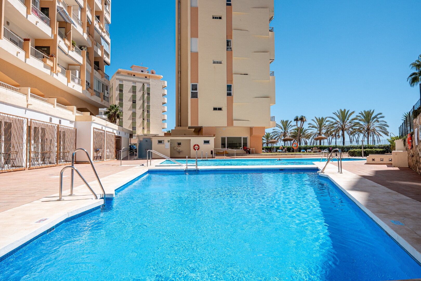 Beautifully refurbished beachside apartment