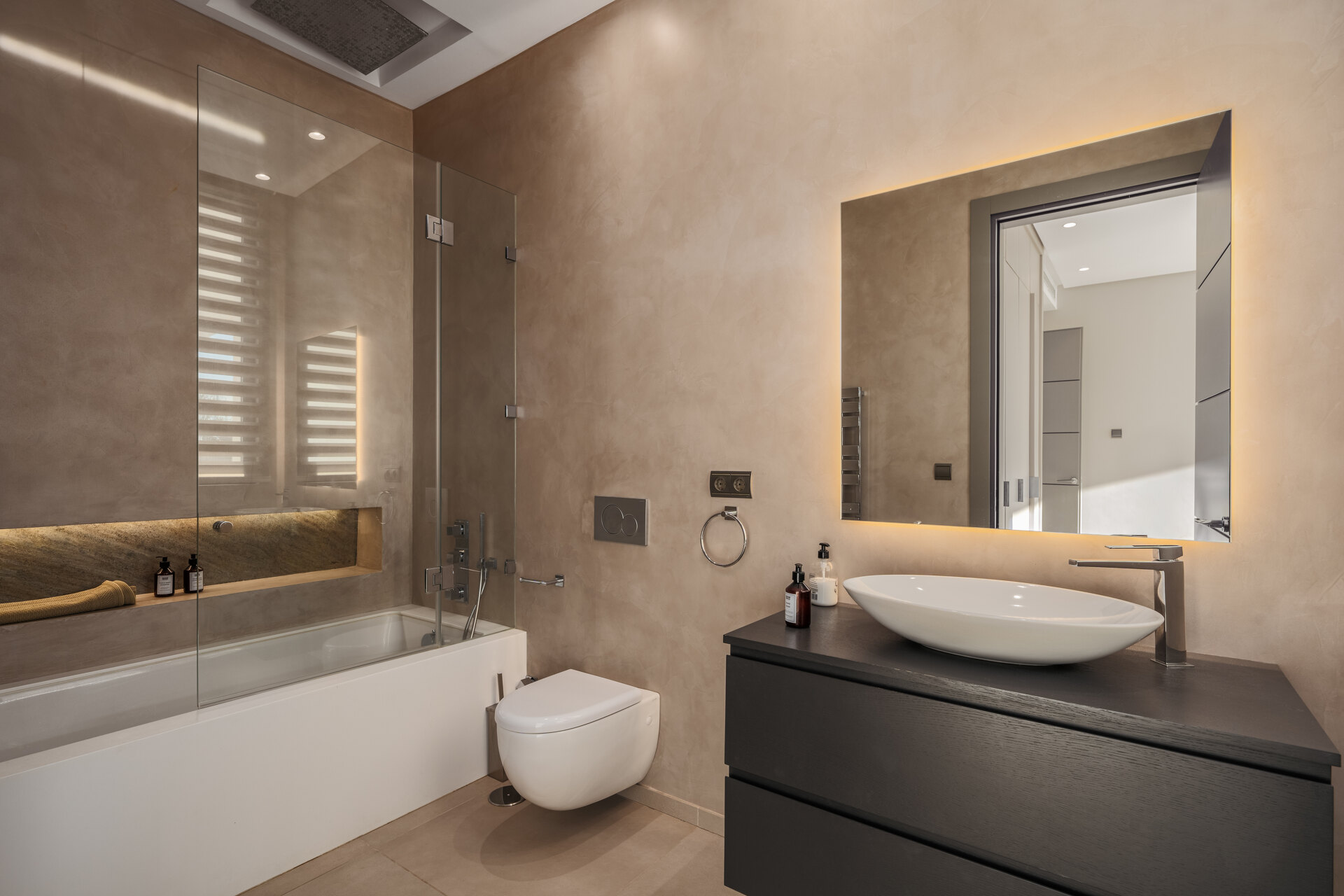 Elegance, comfort & privacy in harmony with nature