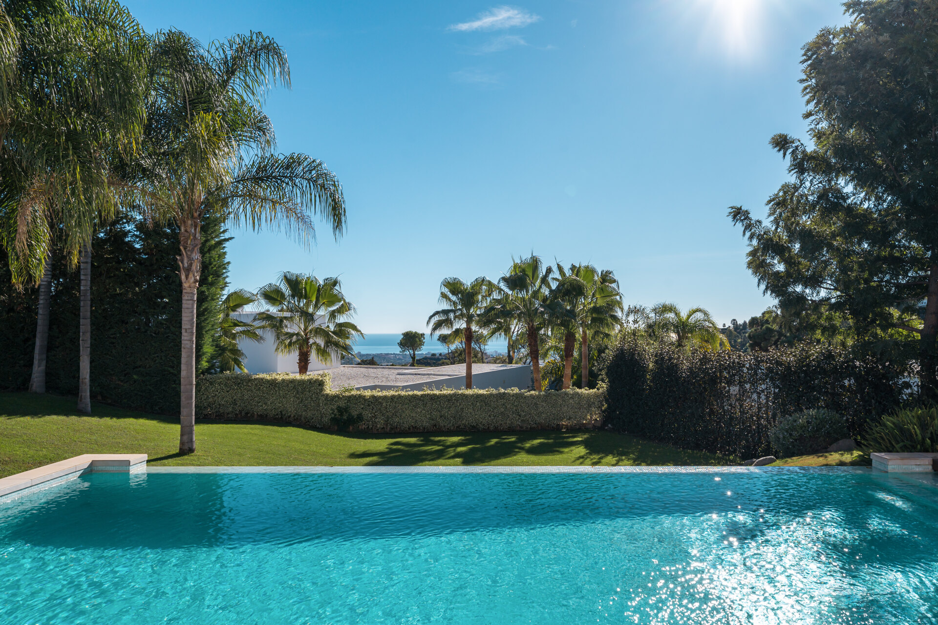 Elegance, comfort & privacy in harmony with nature
