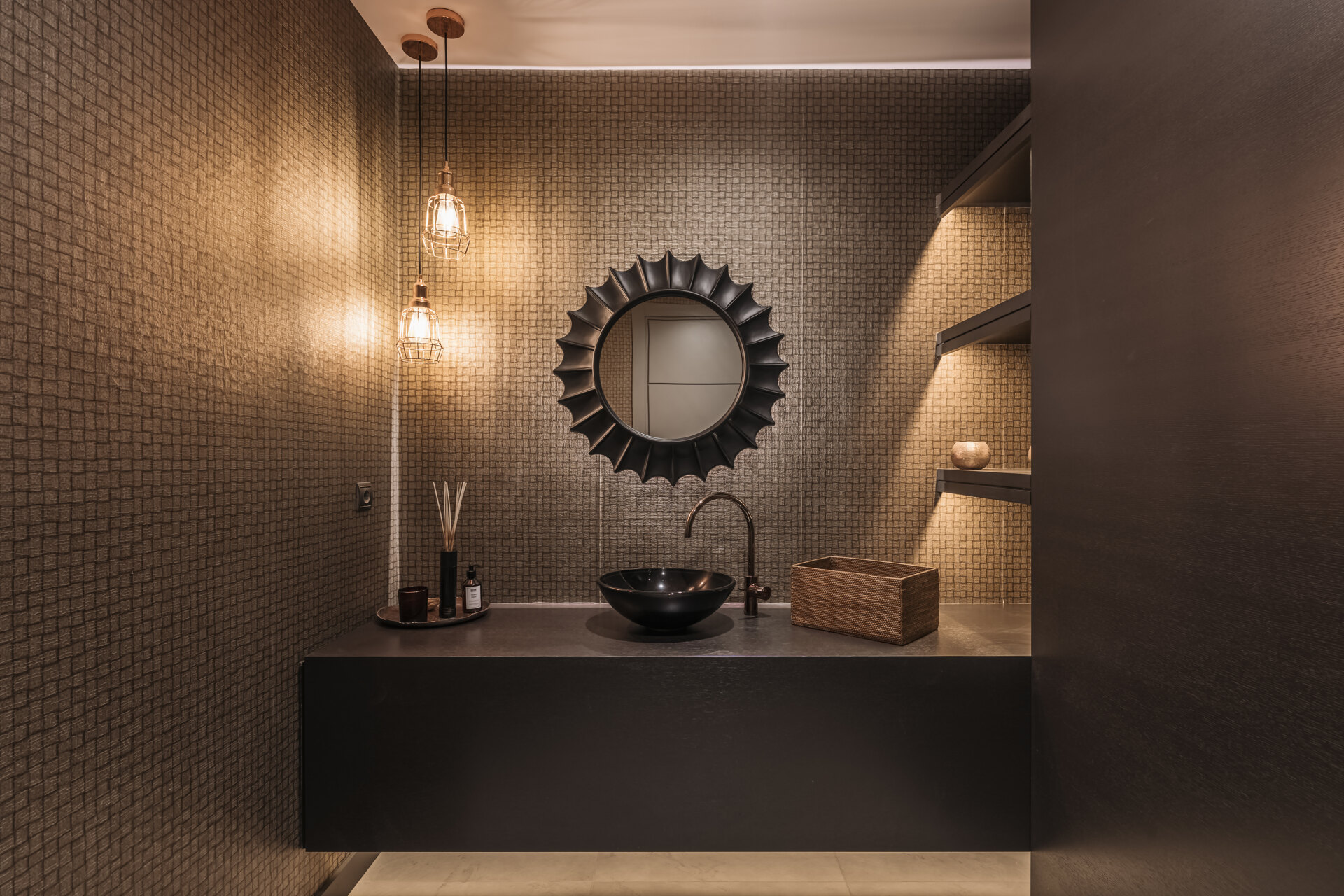 Elegance, comfort & privacy in harmony with nature