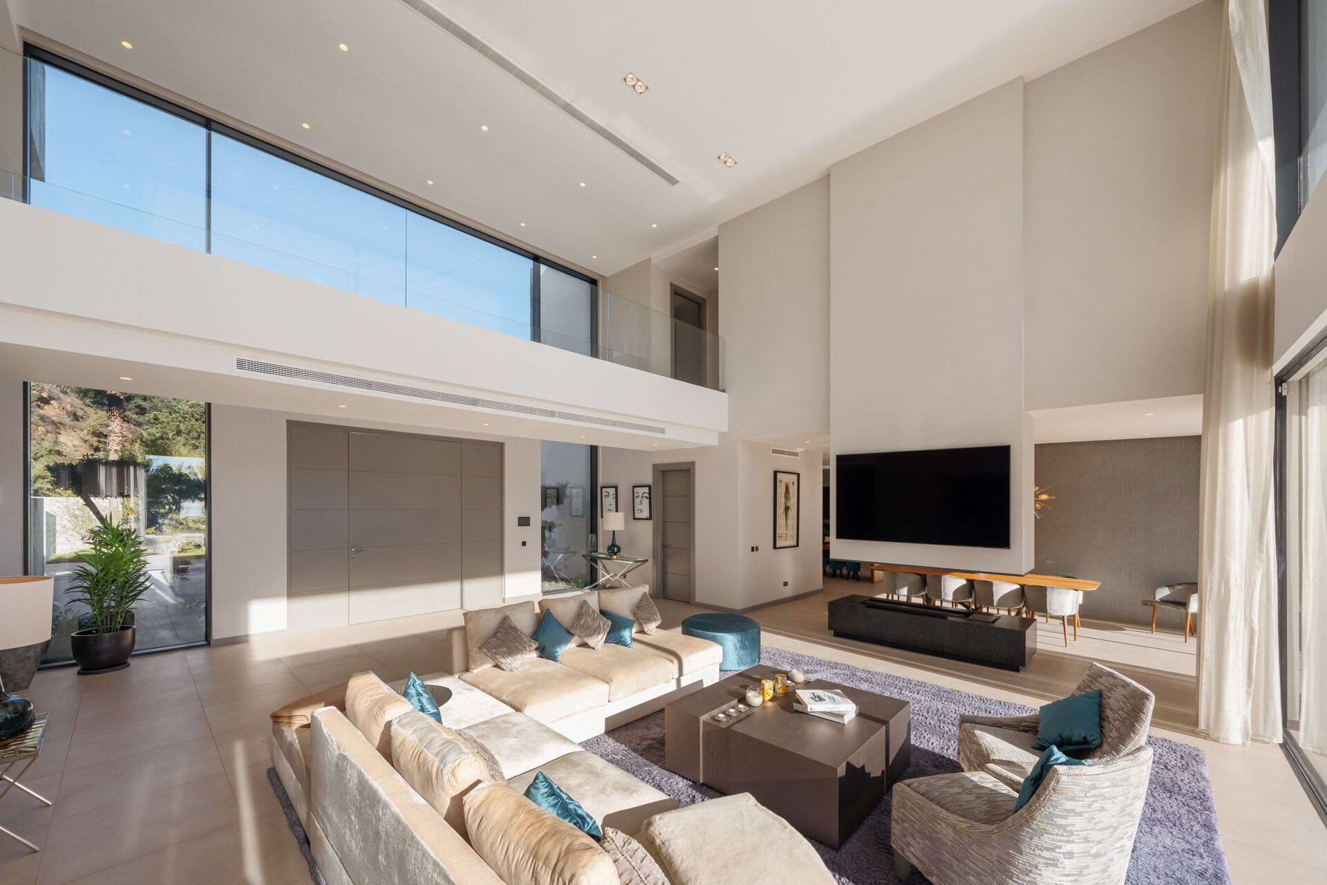 Elegance, comfort & privacy in harmony with nature