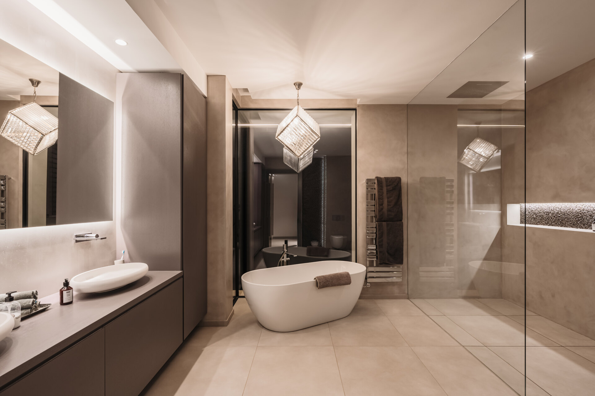 Elegance, comfort & privacy in harmony with nature