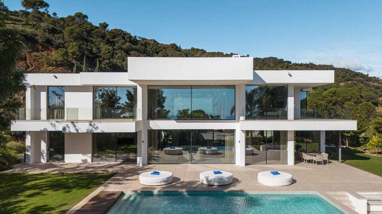 Elegance, comfort & privacy in harmony with nature