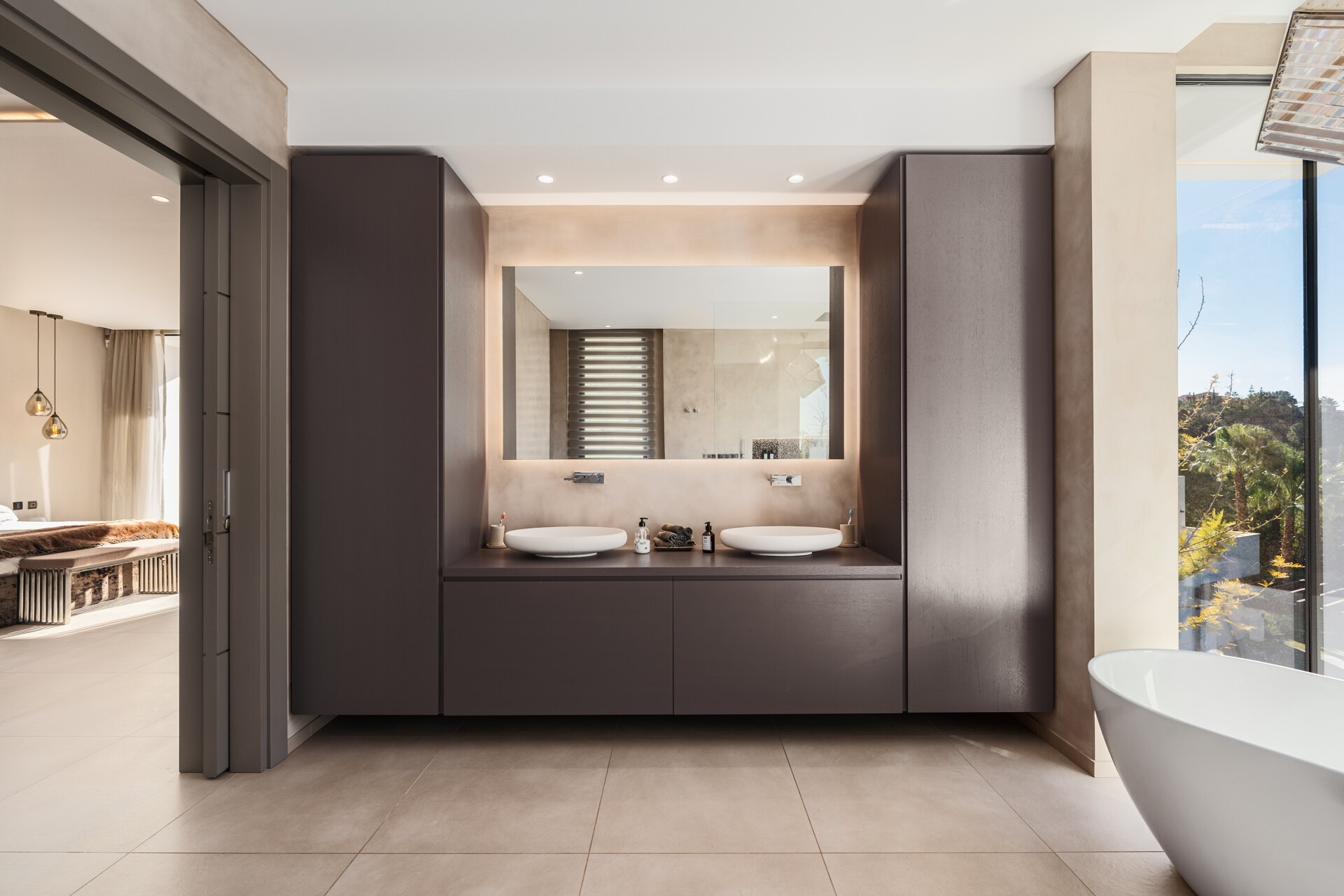 Elegance, comfort & privacy in harmony with nature