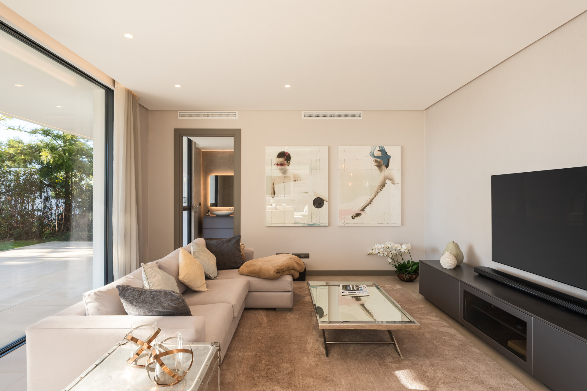 Elegance, comfort & privacy in harmony with nature