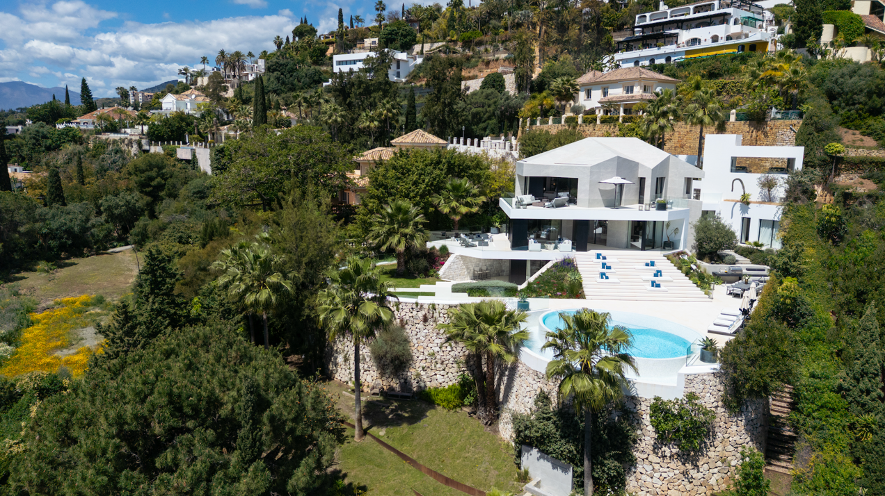 Refined, modern living in the most exclusive complex