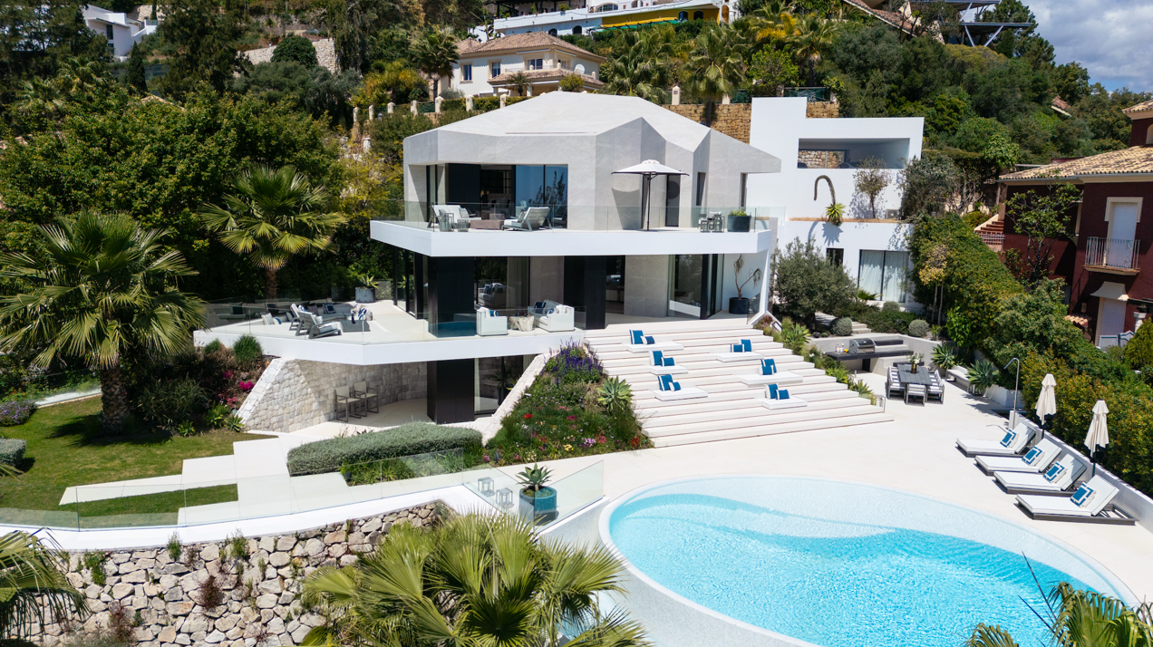 Refined, modern living in the most exclusive complex