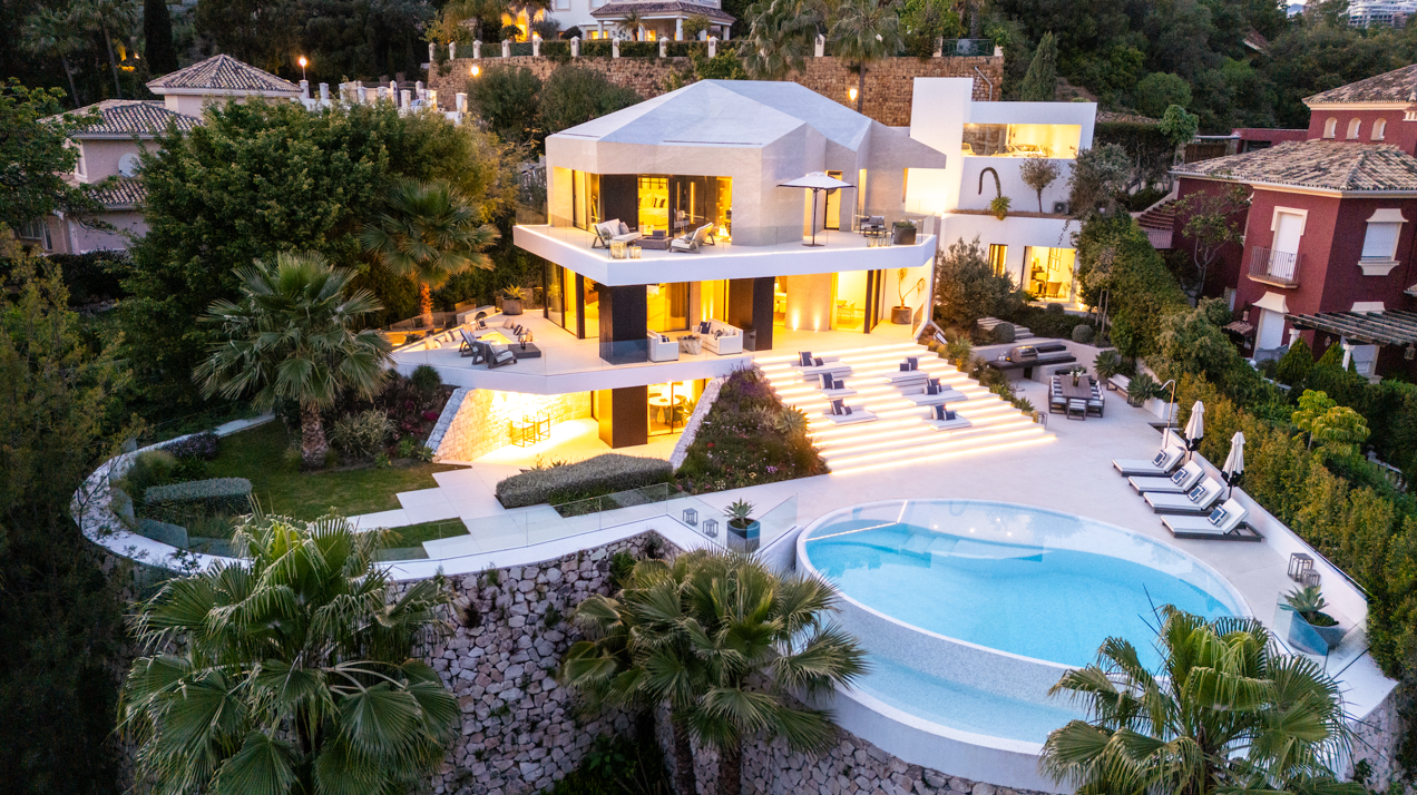 Refined, modern living in the most exclusive complex