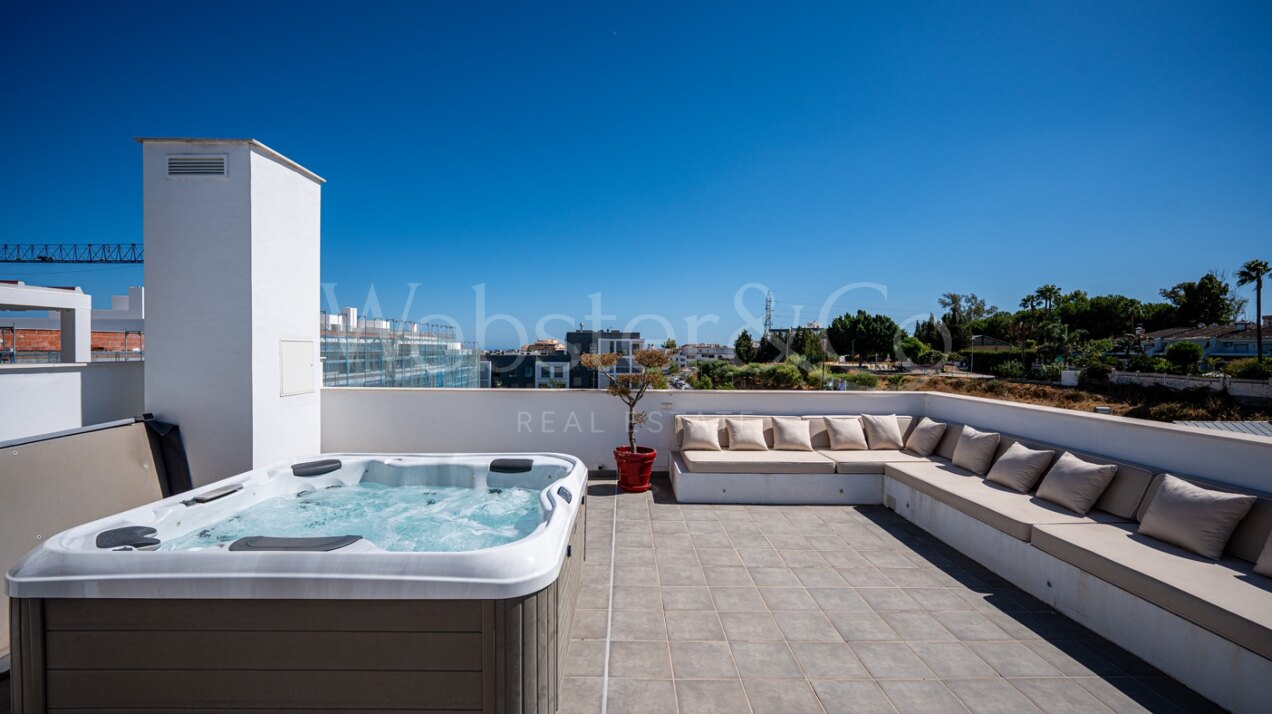 Penthouse Poniente - Modern Duplex in San Pedro