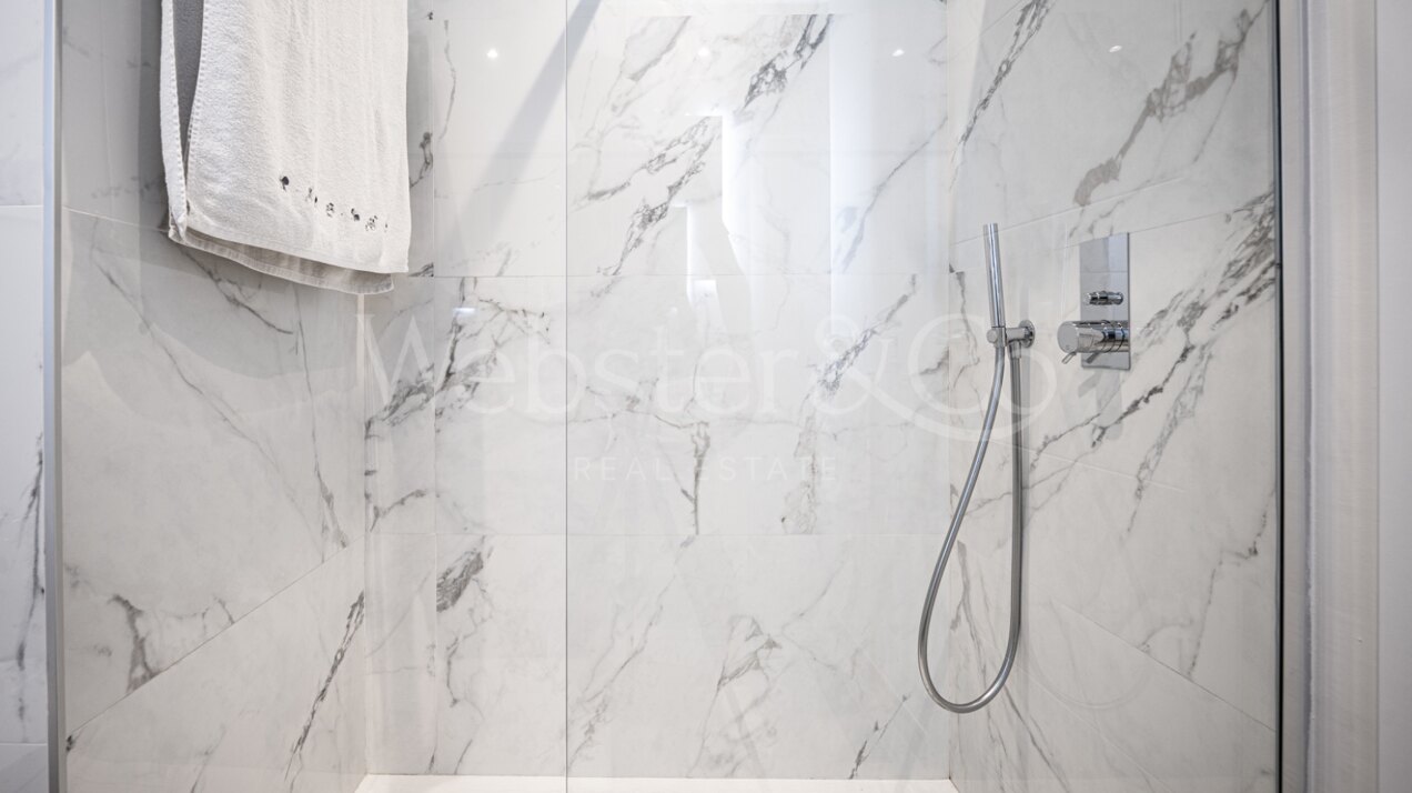 Penthouse Poniente - Modern Duplex in San Pedro