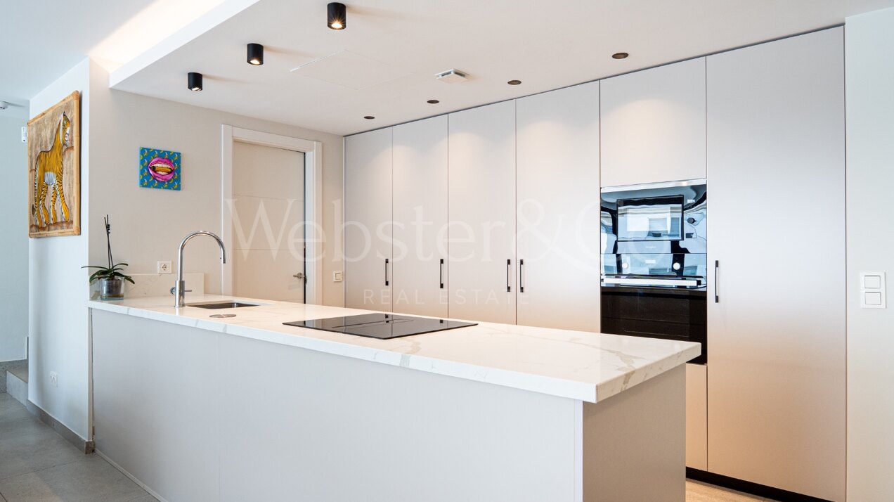 Penthouse Poniente - Modern Duplex in San Pedro