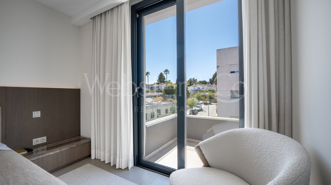 Penthouse Poniente - Modern Duplex in San Pedro
