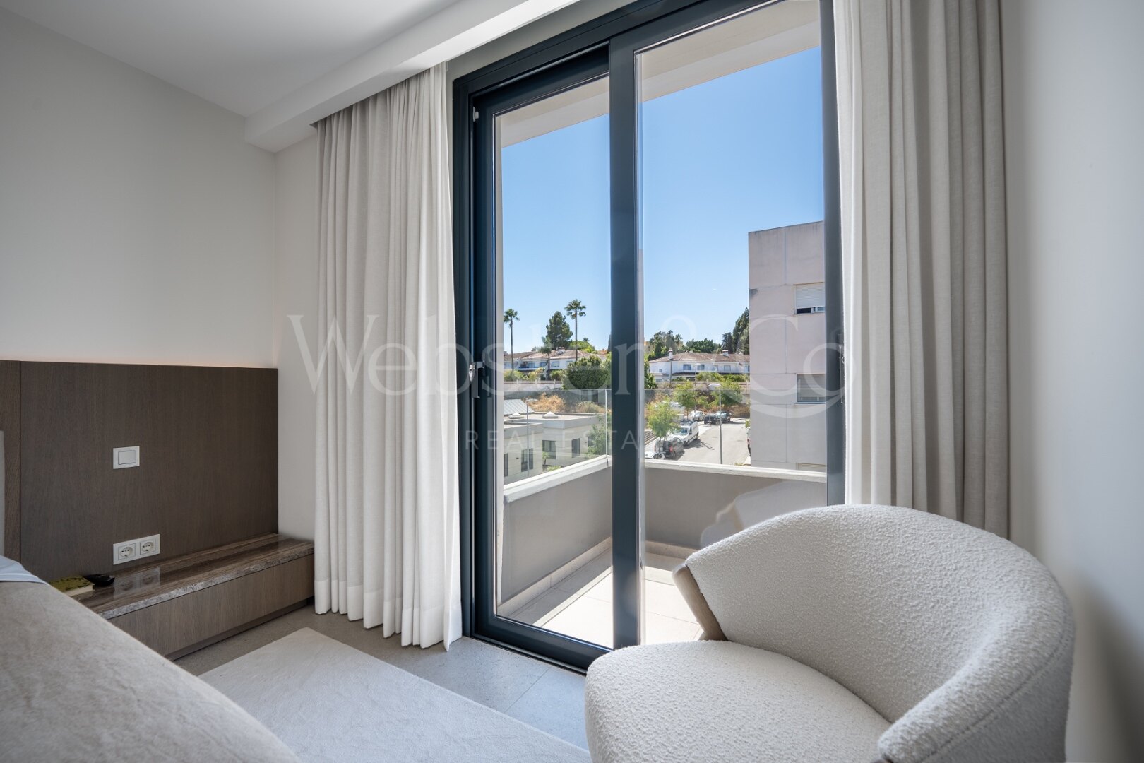 Penthouse Poniente - Modern Duplex in San Pedro