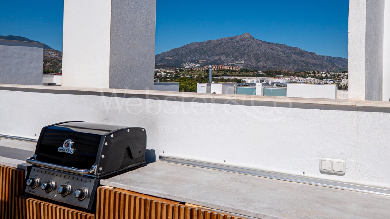 Penthouse Poniente - Modern Duplex in San Pedro