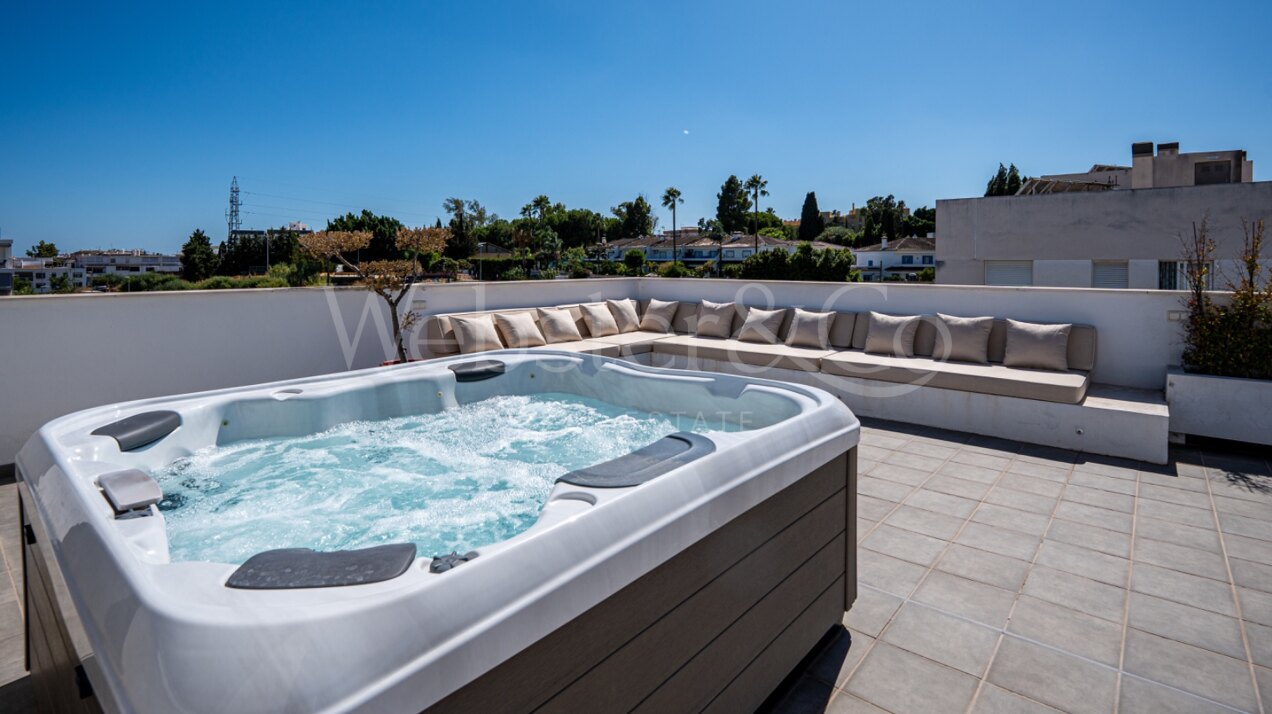 Penthouse Poniente - Modern Duplex in San Pedro