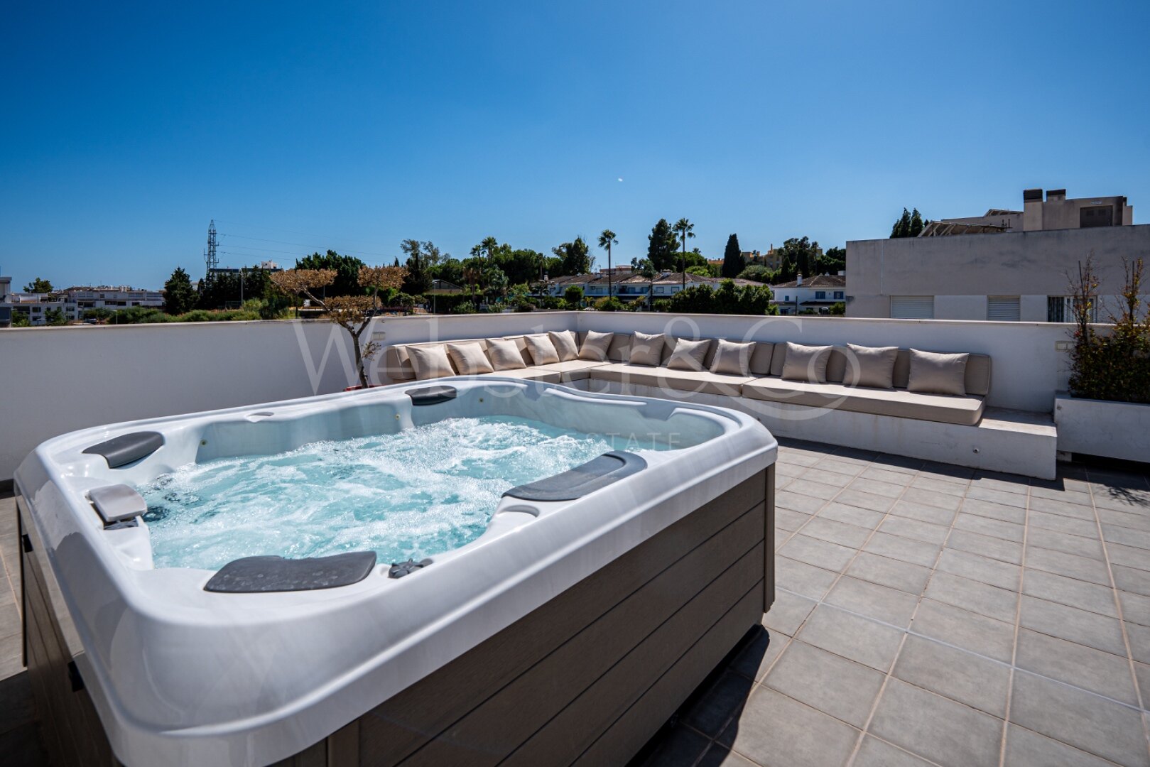 Penthouse Poniente - Modern Duplex in San Pedro