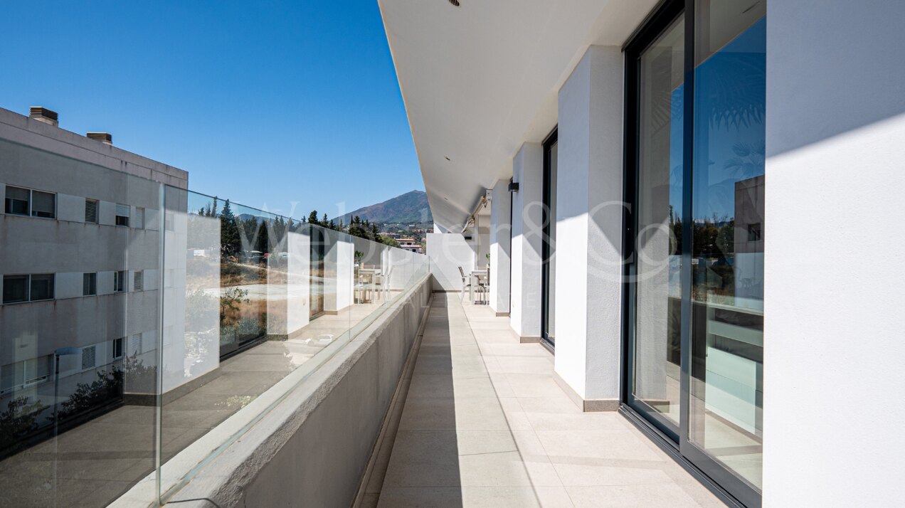 Penthouse Poniente - Modern Duplex in San Pedro