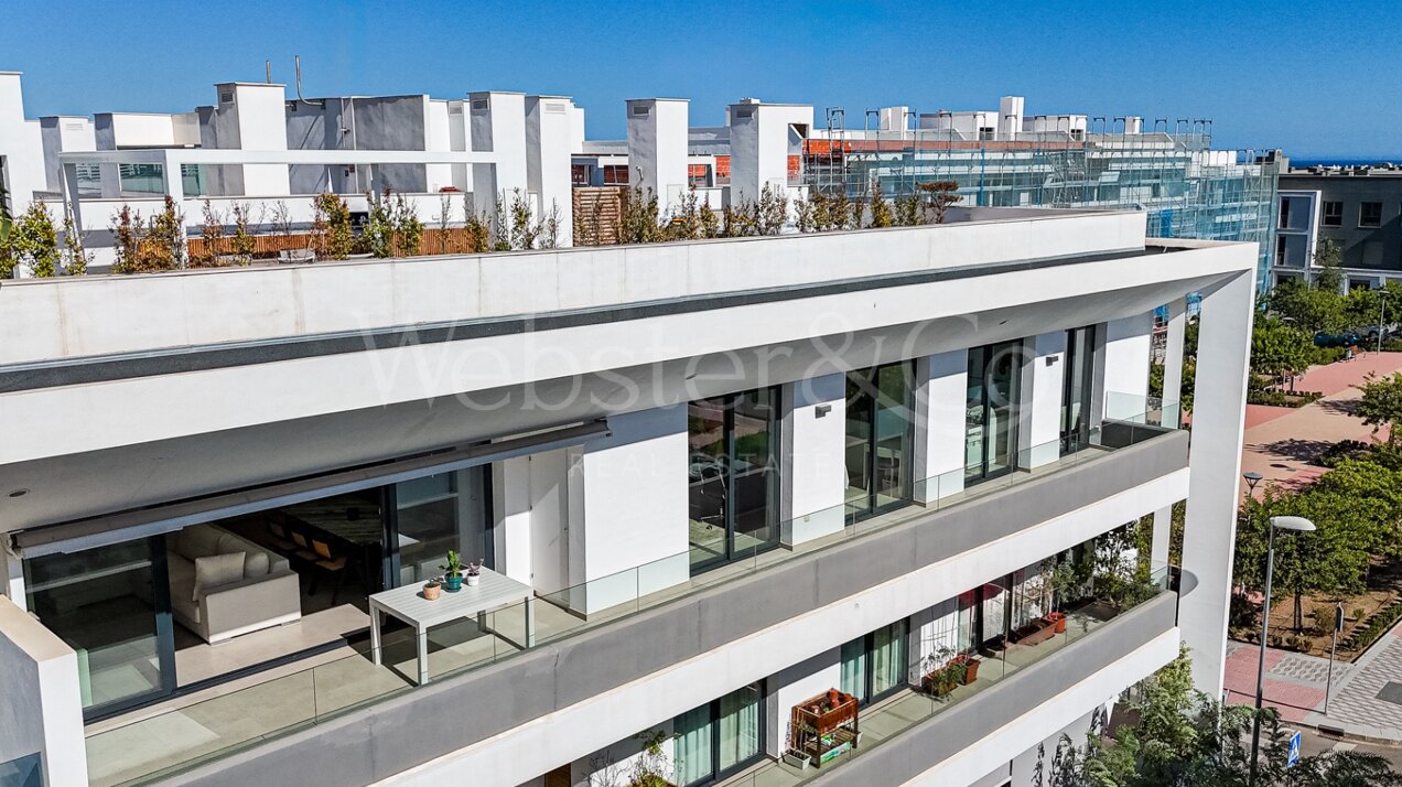 Penthouse Poniente - Modern Duplex in San Pedro