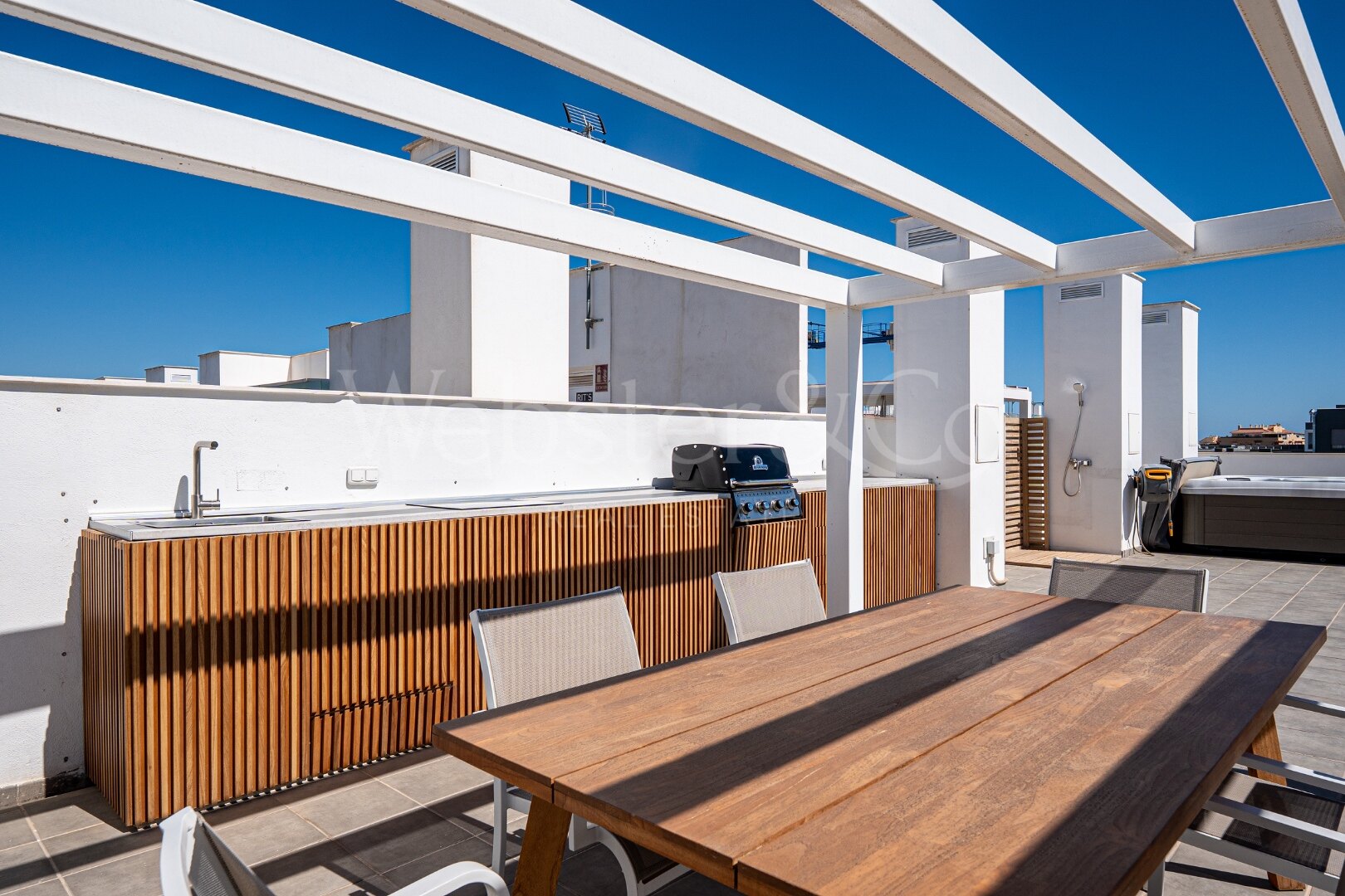 Penthouse Poniente - Modern Duplex in San Pedro