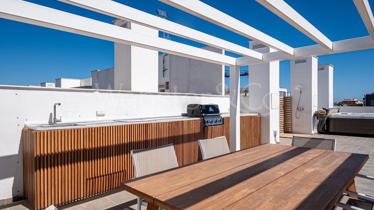 Penthouse Poniente - Modern Duplex in San Pedro